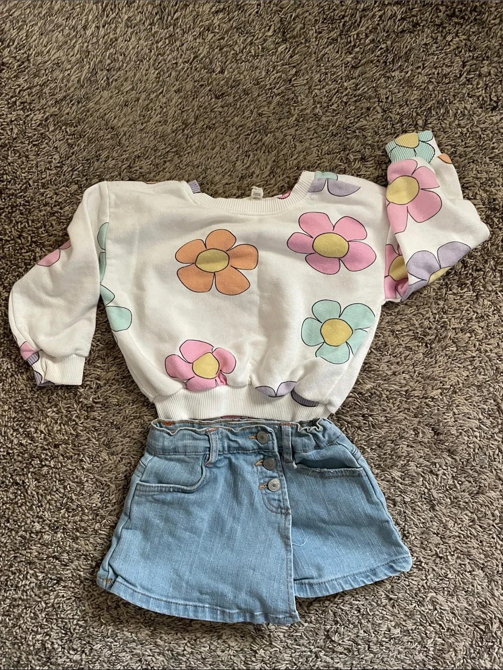 Jessica Simpson White Sweatshirt with Pastel Floral Print and Jeans Skort Set